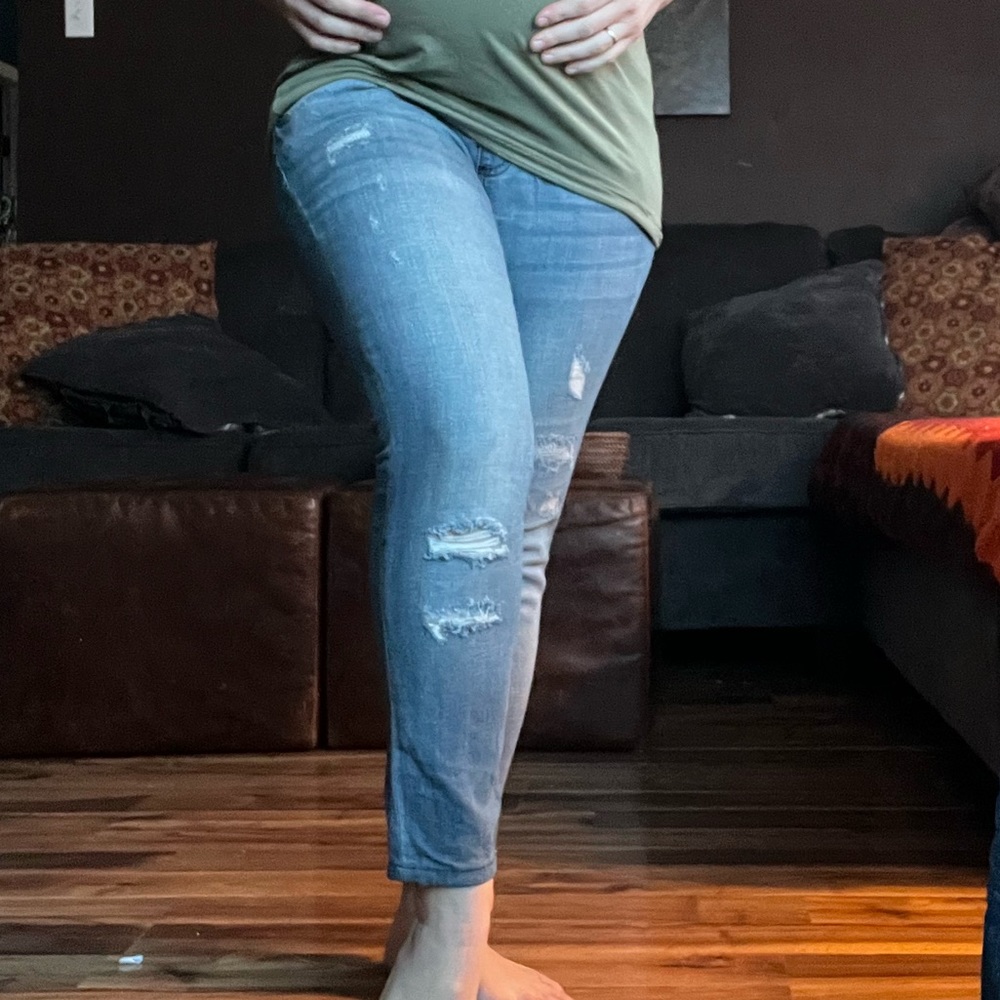 Indigo Blue (Motherhood Maternity) Distressed Maternity Jeans (Size Small)
